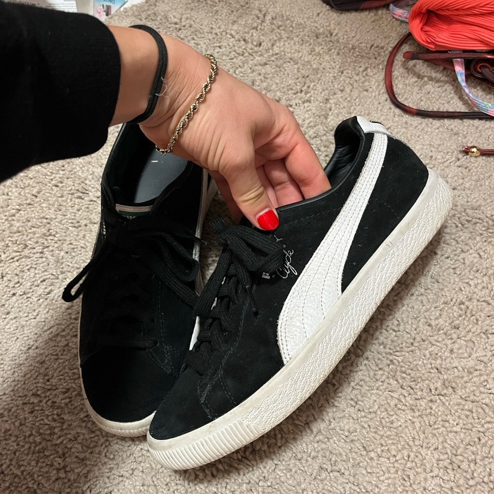 Black and white puma Clyde sneakers size 9